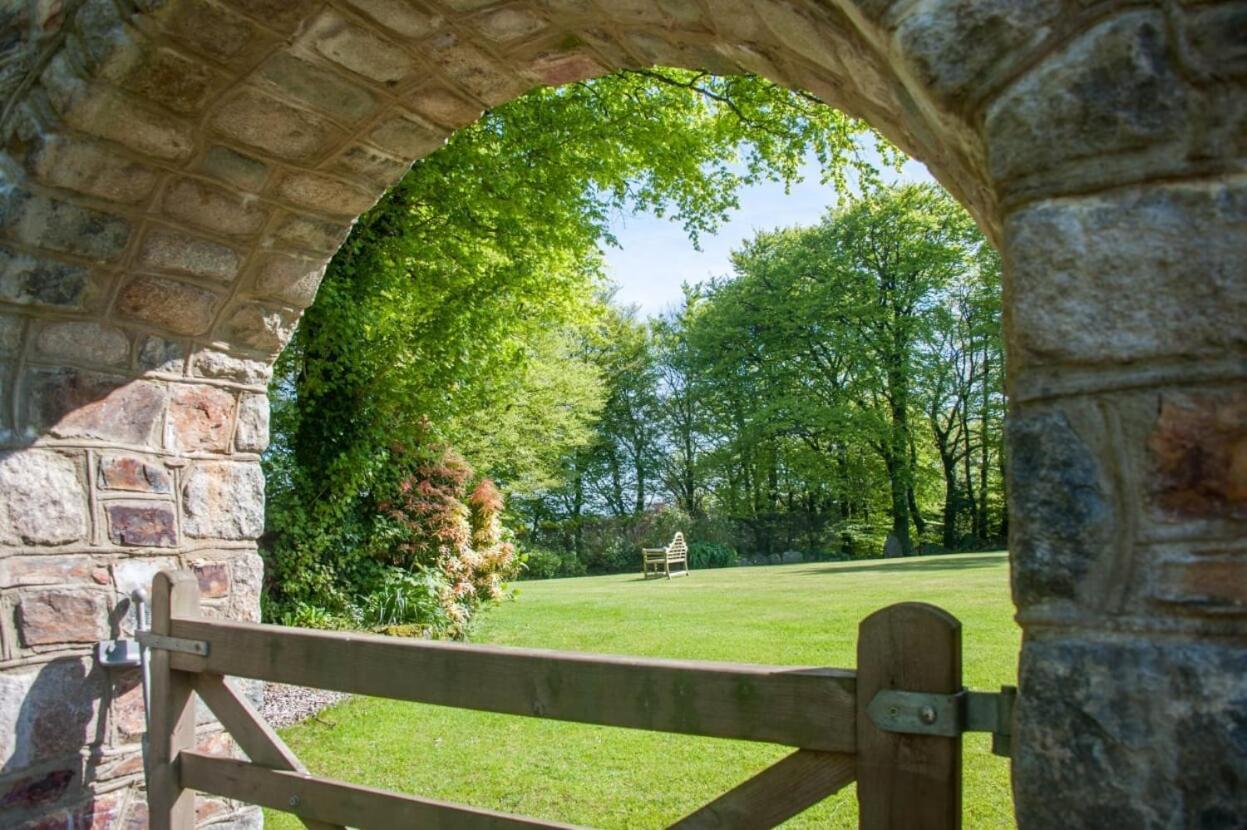 Knole Farm Bed and Breakfast Okehampton Exteriör bild