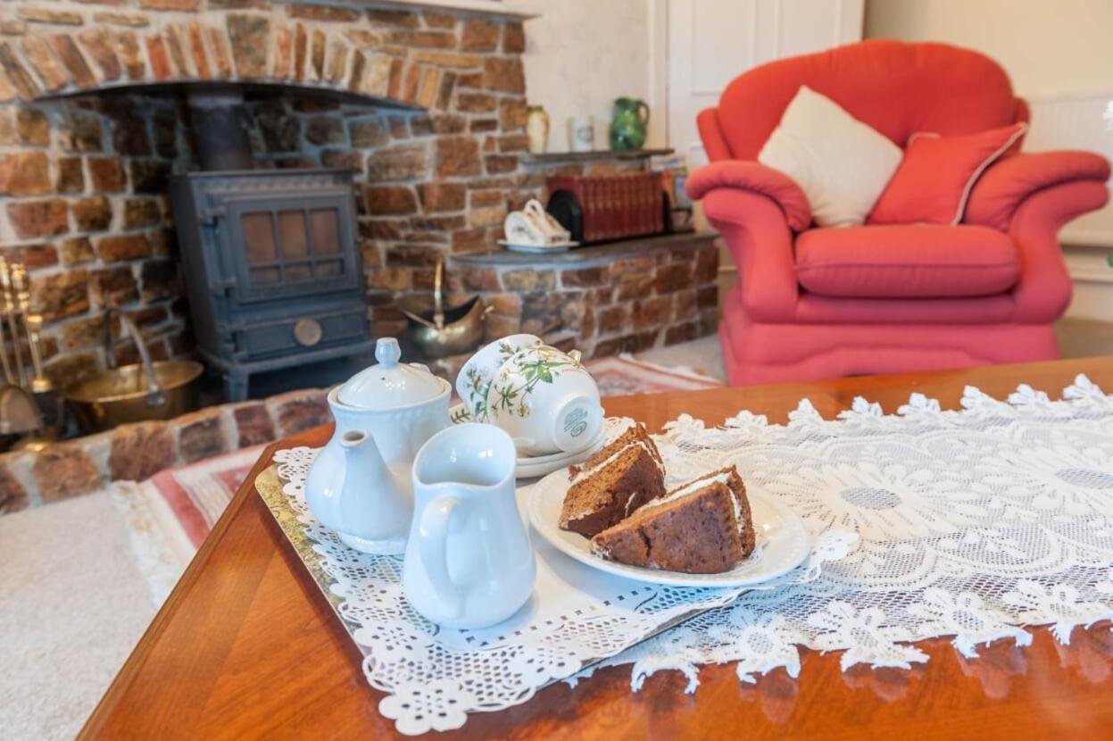 Knole Farm Bed and Breakfast Okehampton Exteriör bild